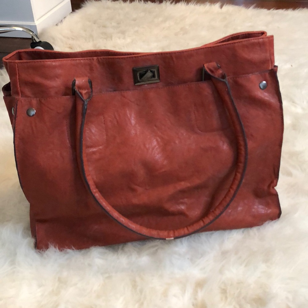 Gorgeous orange (faux) leather bag